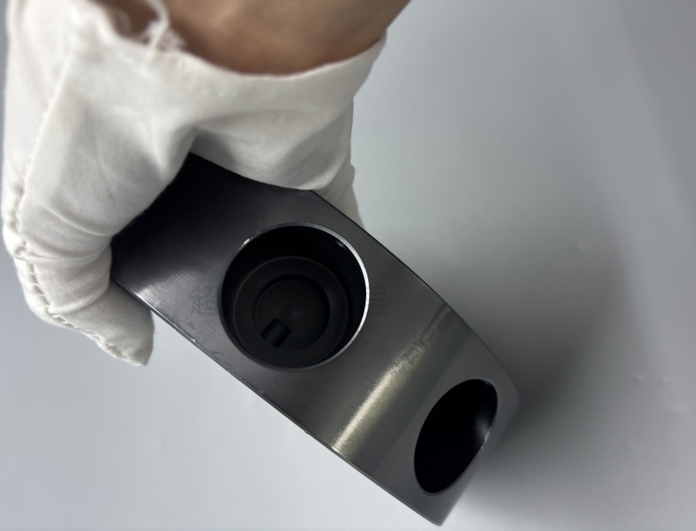 DLC（类金刚石涂层）和镀铬表面涂层技术的区别 东莞超越DLC涂层 东莞超越PVD涂层