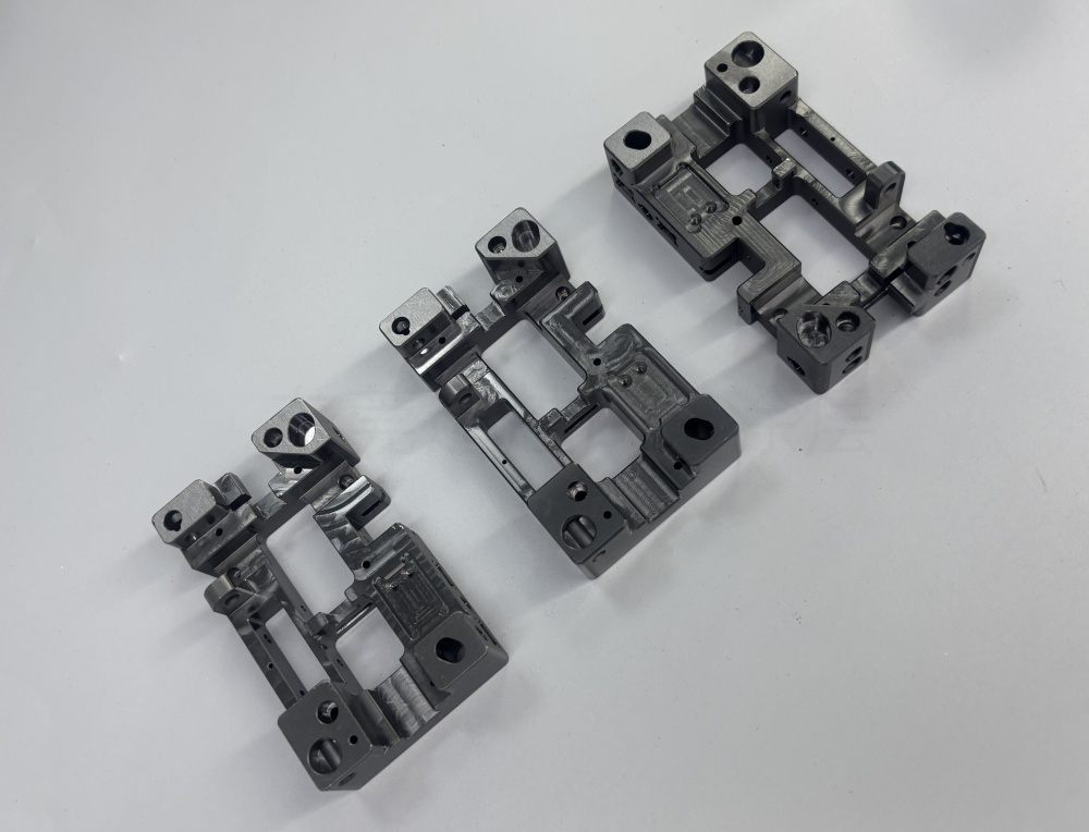 五金模具 PVD 加硬涂层：离子源磁控溅射技术，寿命翻倍核心方案​ 东莞超越DLC涂层 东莞超越PVD涂层